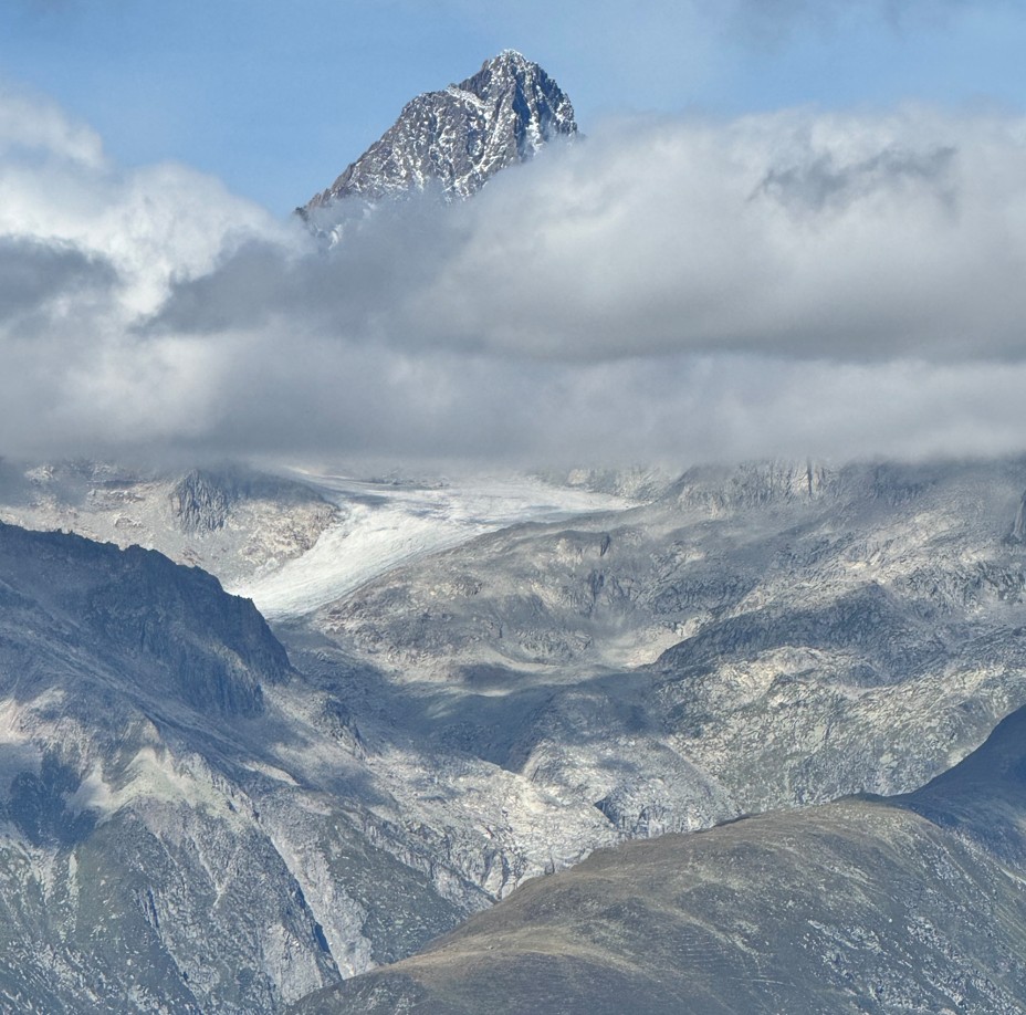 Blick vom Nufenen auf den Griesgletscher zs 32
